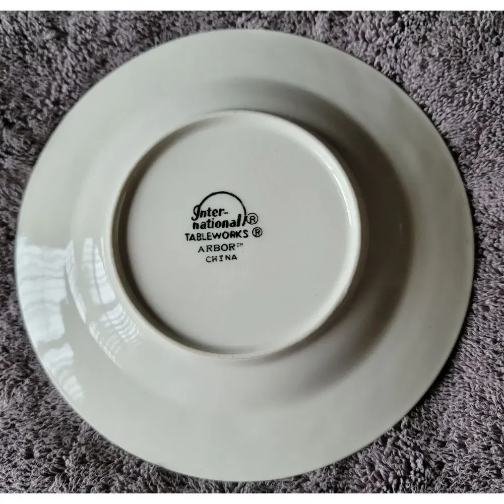 International Tableworks‎ Arbor China Saucer White with strawberry pattern
